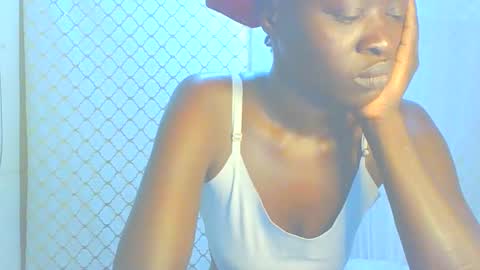 Snapshot of itsqueen_blacq chatting on 09.08.25 Queen blacq online show from 09.08.25