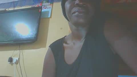 Snapshot of itsqueen_blacq chatting on 10.14.25 Queen blacq online show from 10.14.25