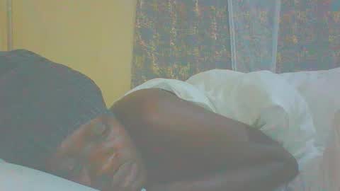 Snapshot of itsqueen_blacq chatting on 10.19.25 Queen blacq online show from 10.19.25