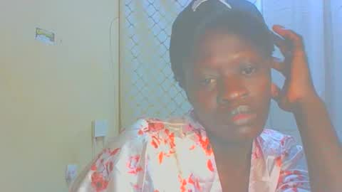 Snapshot of itsqueen_blacq chatting on 10.21.25 Queen blacq online show from 10.21.25