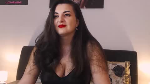 Melissa Khaan online show from 01.11.25