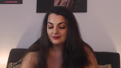 Melissa Khaan online show from 01.12.25