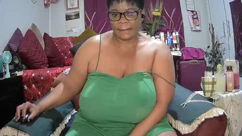 itumeleng74 online show from 10.16.25