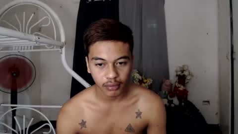 Snapshot of itzme_jhonfred chatting on 06.18.26 Jhonfred online show from 06.18.26