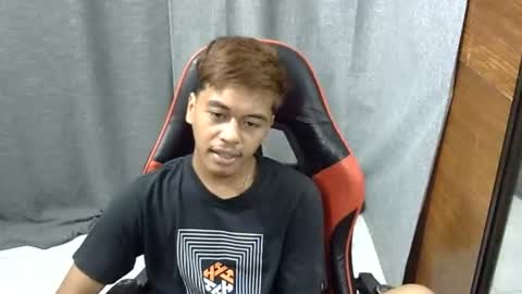 Snapshot of itzme_jhonfred chatting on 07.25.26 Jhonfred online show from 07.25.26