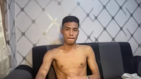 Snapshot of itzme_urboy chatting on 04.02.26 itzme_urboy online show from 04.02.26