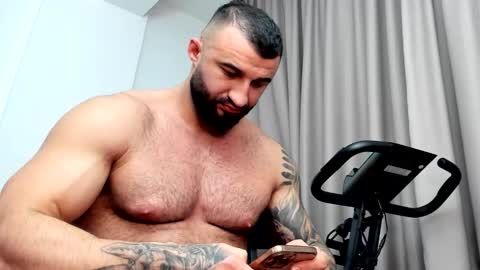 iustinmucle95 online show from 12.24.24