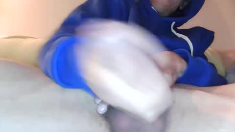 Snapshot of iuuuf2 chatting on 12.26.24 Iuuuf2 or Samel online show from 12.26.24