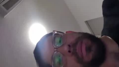 Snapshot of ivanchelon chatting on 11.24.25 Vanchi online show from 11.24.25