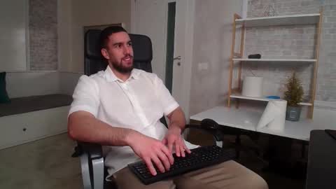 IvanHydee online show from 11.27.25