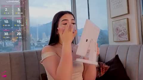 Snapshot of ivanna_west chatting on 11.18.25 Ivanna West online show from 11.18.25