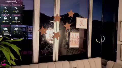 Snapshot of ivanna_west chatting on 11.21.25 Ivanna West online show from 11.21.25