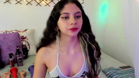 Snapshot of ivannabruner chatting on 11.25.25 Ivanna online show from 11.25.25