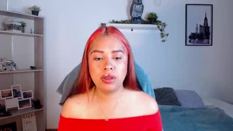 Snapshot of ivone_castro chatting on 10.27.25 ivone_castro online show from 10.27.25