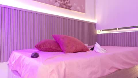 Snapshot of ivone_rose_ chatting on 09.24.25 Ivon online show from 09.24.25