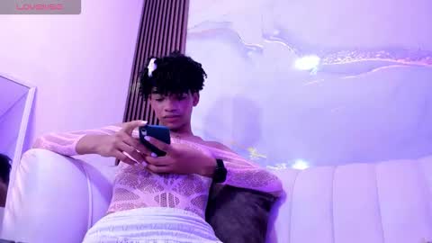 Snapshot of ivone_rose_ chatting on 11.08.25 Ivon online show from 11.08.25