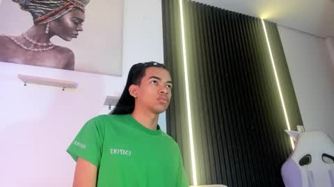 Snapshot of ivone_rose_ chatting on 11.28.25 Ivon online show from 11.28.25