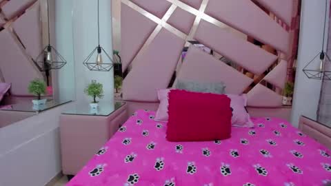 Snapshot of ivonjanice chatting on 09.17.25 IvonJanice online show from 09.17.25