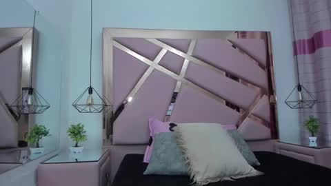 Snapshot of ivonjanice chatting on 10.31.25 IvonJanice online show from 10.31.25