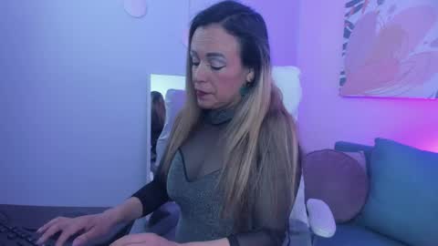 Ivonne online show from 04.22.26