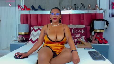 Snapshot of ivonsanchez chatting on 01.09.26 IVONSANCHEZ online show from 01.09.26