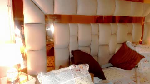 Snapshot of ivvysoul chatting on 12.13.25 ivvysoul online show from 12.13.25