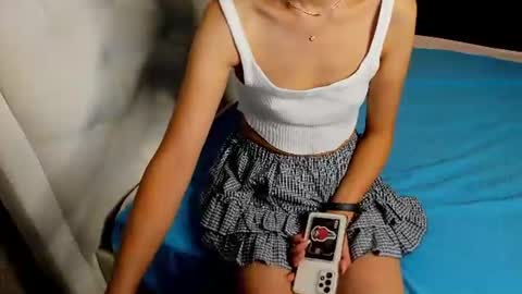 Snapshot of ivy__ross chatting on 06.15.26 Ivy online show from 06.15.26