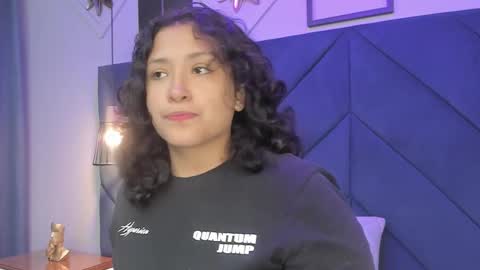 Snapshot of ivy_and_molly chatting on 09.28.25 Ivy and Molly online show from 09.28.25