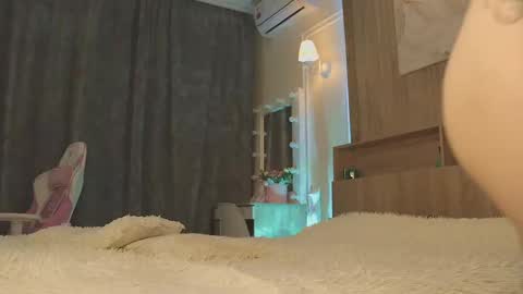 Snapshot of ivy_whyte chatting on 03.05.25 Ivy online show from 03.05.25