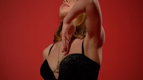 Snapshot of ivy_whyte chatting on 03.07.25 Ivy online show from 03.07.25