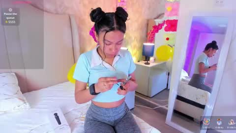 Snapshot of ivyangel_mei chatting on 10.26.25 Ivy online show from 10.26.25