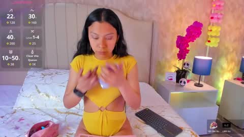 Snapshot of ivyangel_mei chatting on 10.29.25 Ivy online show from 10.29.25