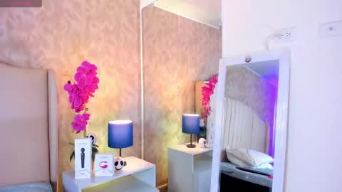 Snapshot of ivyangel_mei chatting on 12.05.25 Ivy online show from 12.05.25