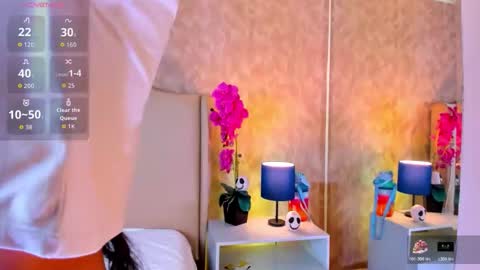 Snapshot of ivyangel_mei chatting on 12.14.25 Ivy online show from 12.14.25