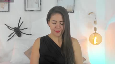 Ivy  online show from 10.22.25