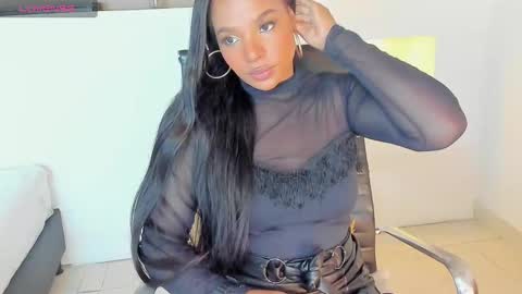 Snapshot of ivybliss8 chatting on 01.25.25 i v y b l i s s online show from 01.25.25