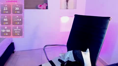 Snapshot of ivybliss8 chatting on 02.23.25 i v y b l i s s online show from 02.23.25