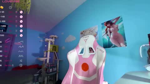 Snapshot of ivydavis chatting on 03.03.26 Radish online show from 03.03.26