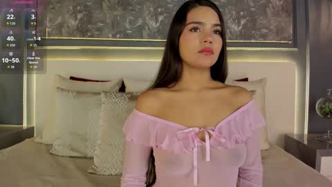 ivyellis online show from 12.15.25