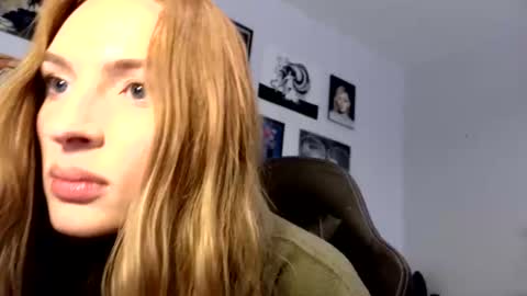 Snapshot of ivygrave chatting on 10.05.25 ivygrave online show from 10.05.25