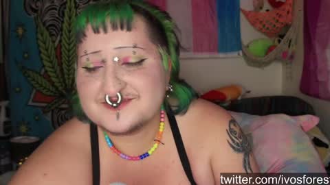 Snapshot of ivylustful chatting on 09.15.25 Ivo Lustful hethey Eris Allure shethey online show from 09.15.25