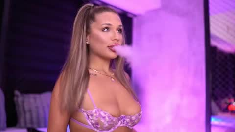 IvyRowa online show from 03.07.25