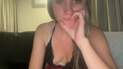 Snapshot of ivysagex chatting on 11.22.25 ivysagex online show from 11.22.25