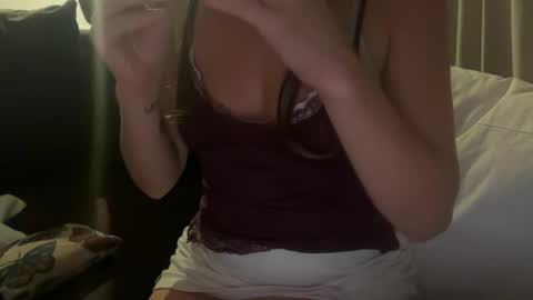 Snapshot of ivysagex chatting on 11.26.25 ivysagex online show from 11.26.25