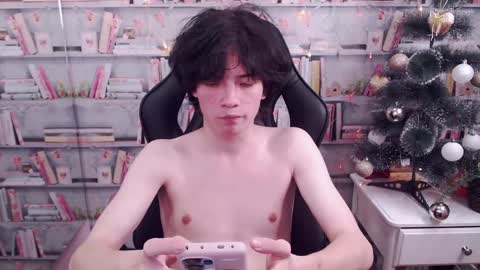 Snapshot of iwillfall_ chatting on 12.20.24 Maxim online show from 12.20.24