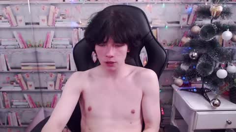 Snapshot of iwillfall_ chatting on 12.21.24 Maxim online show from 12.21.24