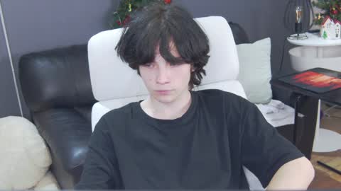 Snapshot of iwillfall_ chatting on 01.04.25 Maxim online show from 01.04.25