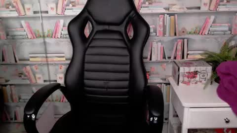 Snapshot of iwillfall_ chatting on 02.27.25 Maxim online show from 02.27.25