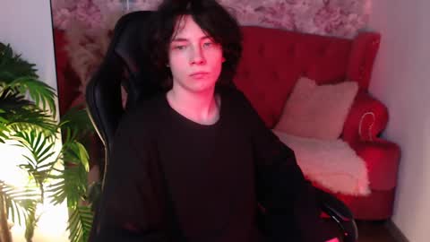 Snapshot of iwillfall_ chatting on 03.04.25 Maxim online show from 03.04.25