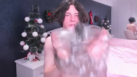 Snapshot of iwillfall_ chatting on 12.21.25 Maxim online show from 12.21.25